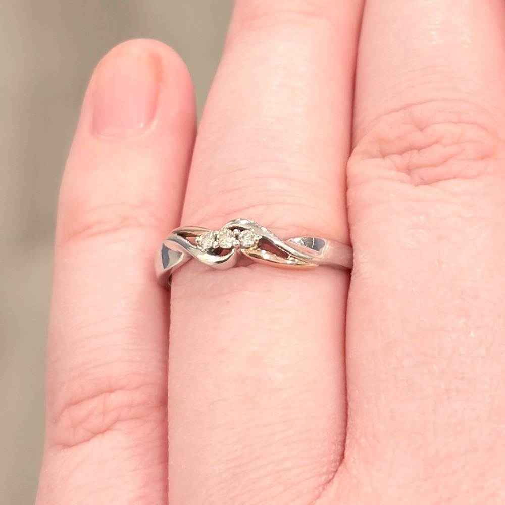 10K Diamond Ring, Three Stone, Dainty Swirl, Size 7.25, White Rose Gold - Picture 10 of 14